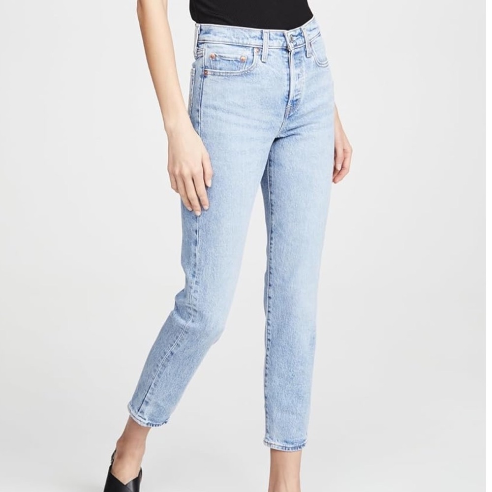 Levi's Women's Premium Wedgie Icon Fit Jeans